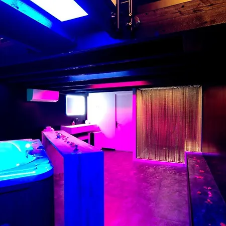 アパート Mieuxqualhotel Jacuzzi Privatif La Retro 4*