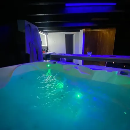 Mieuxqualhotel Jacuzzi Privatif La Retro *