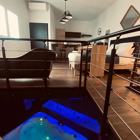 Mieuxqualhotel Jacuzzi Privatif La Retro *