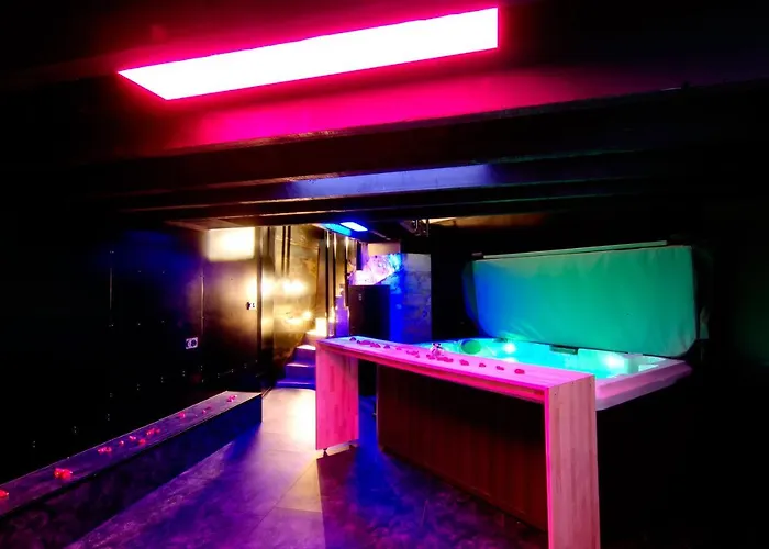 Mieuxqualhotel Jacuzzi Privatif La Retro 아파트 4*