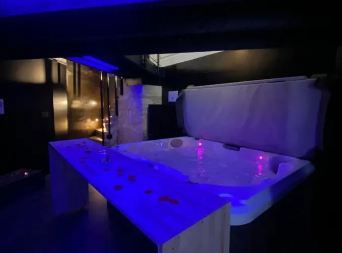 Mieuxqualhotel Jacuzzi Privatif La Retro بوردو
