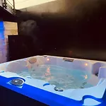Appartement Mieuxqualhotel Jacuzzi Privatif La Retro