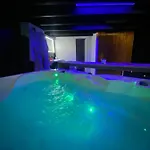 Mieuxqualhotel Jacuzzi Privatif La Retro 4*