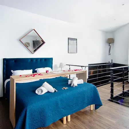 Mieuxqualhotel Jacuzzi Privatif La Retro Bordeaux